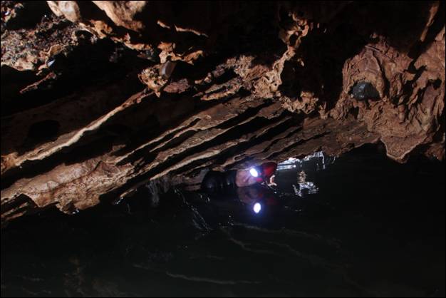 Ho Dong Tien Cave, Vietnam: Breaking Barriers World Travelers