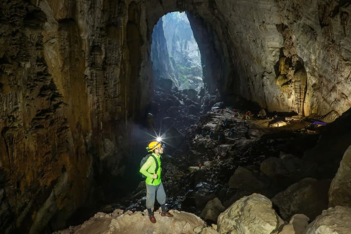 Travelers are advised to wear long-sleeved trekking shirts to protect themselves from insects and sharp rock surfaces.
