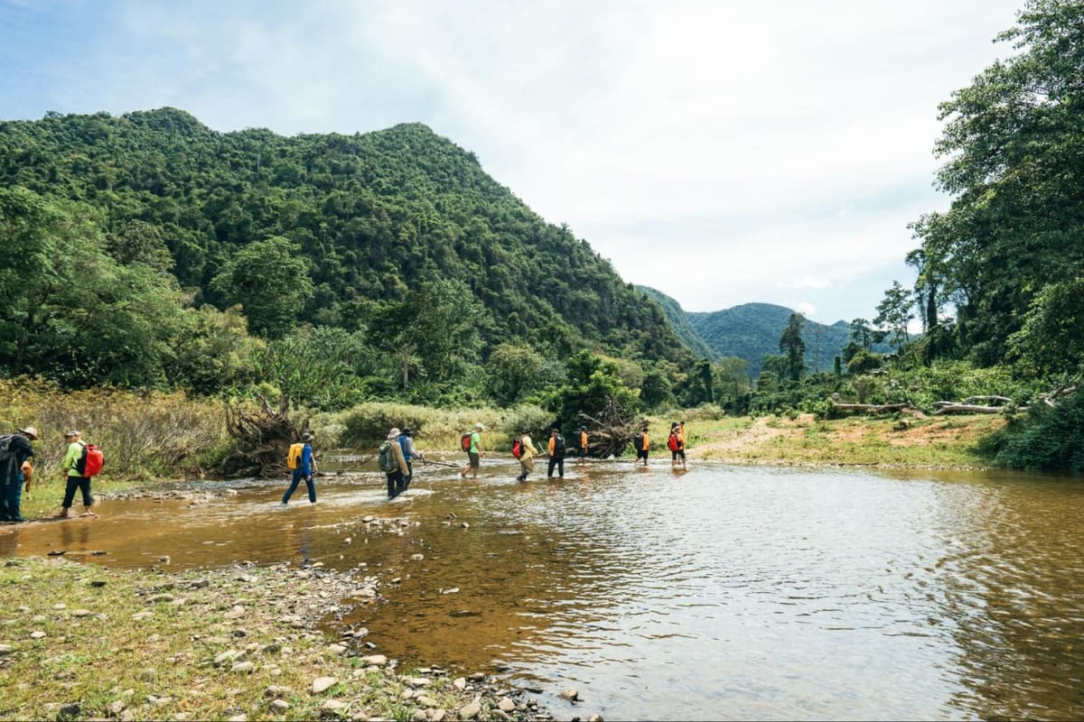 The journey to explore Son Doong passes through many rivers and streams.
