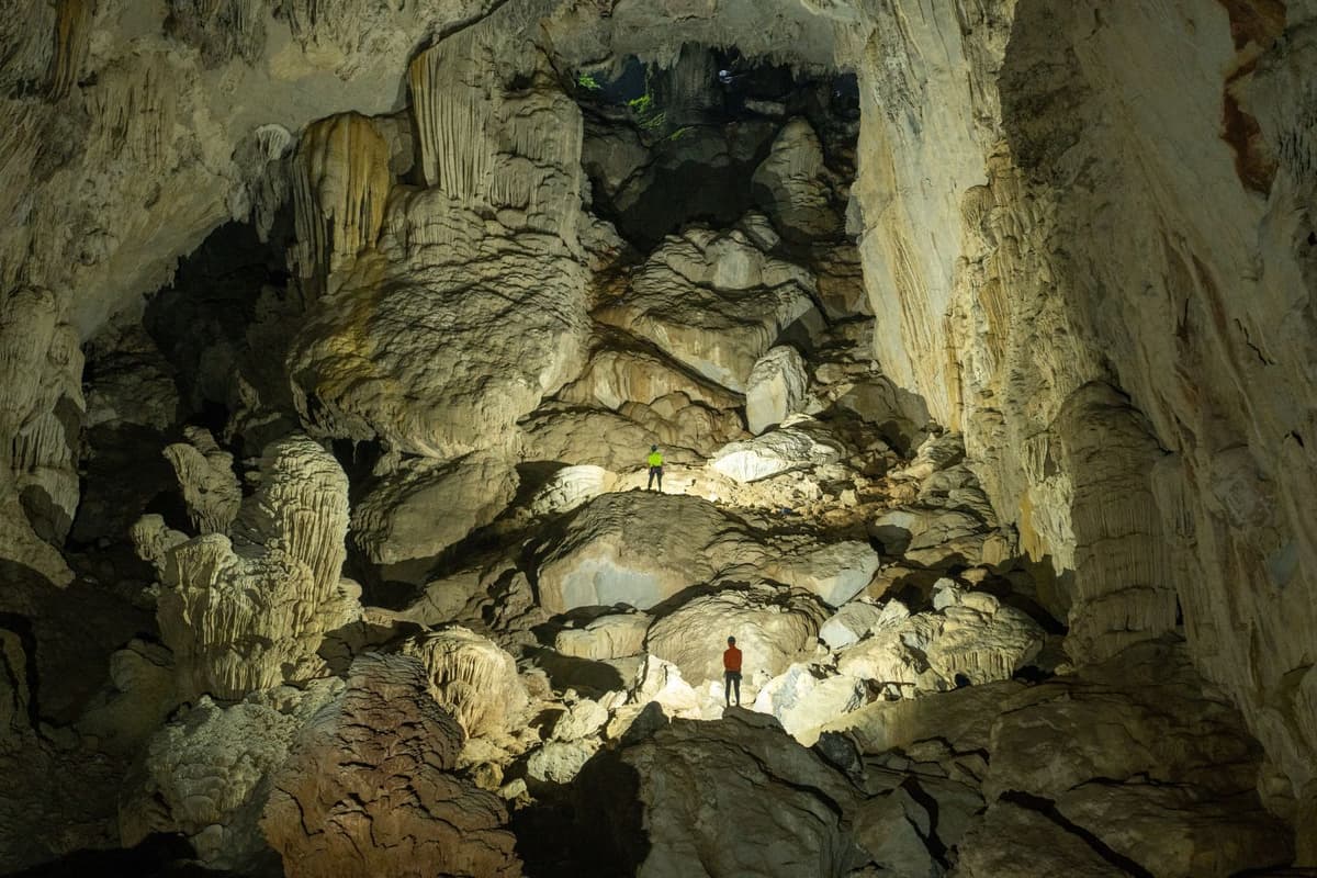Địa hình trekking có nhiều đoạn không bằng phẳng nên một đôi giày trekking chất lượng rất quan trọng